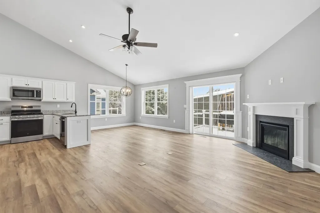 17 Millstone Drive Northfield NH 03276