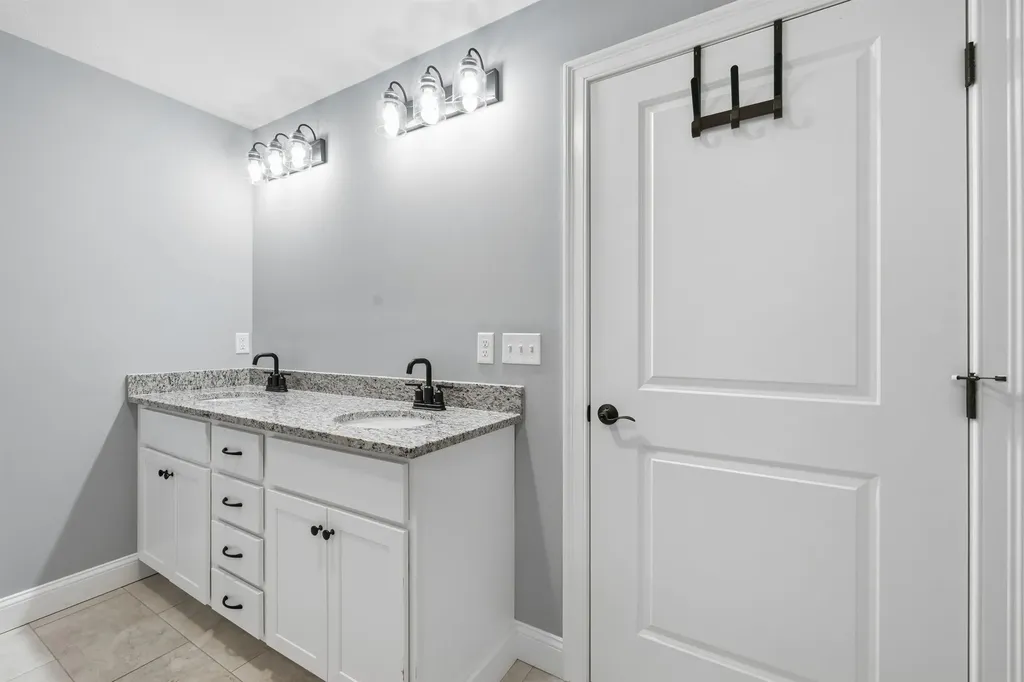 17 Millstone Drive Northfield NH 03276