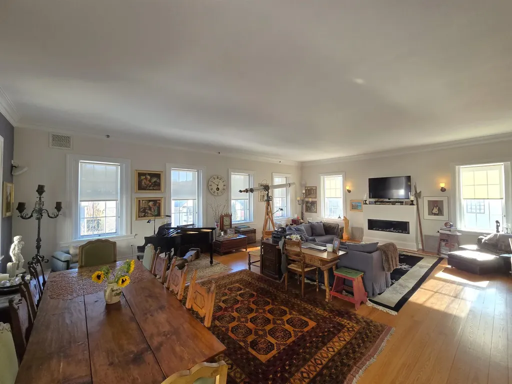 13 Kimball Hill Putney VT 05346
