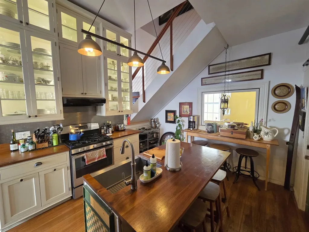 13 Kimball Hill Putney VT 05346