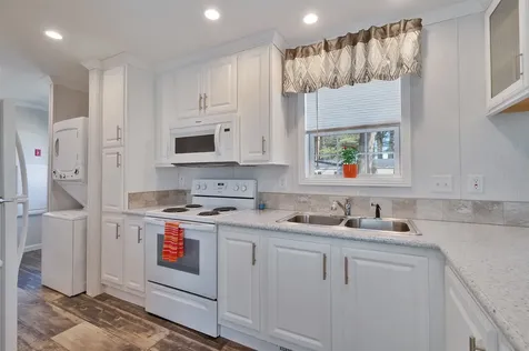 120 Robin Hood Drive Exeter NH 03833