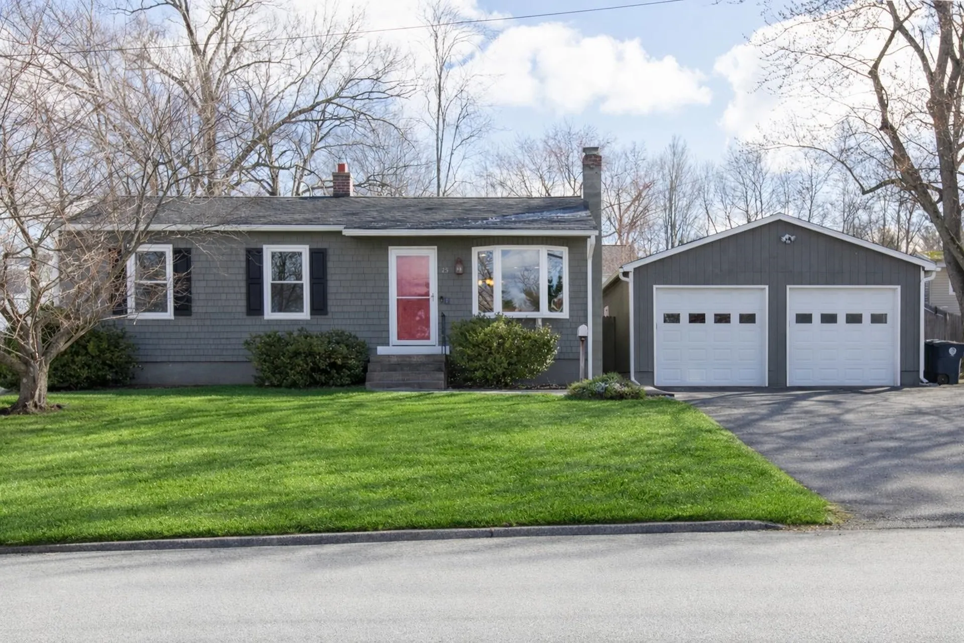 25 Meade Street Nashua NH 03064
