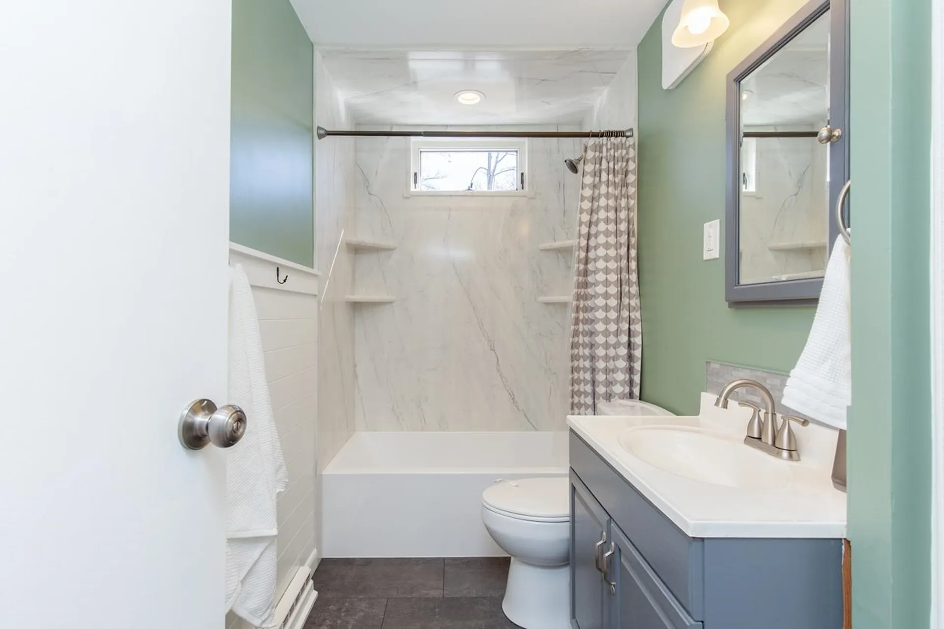 25 Meade Street Nashua NH 03064