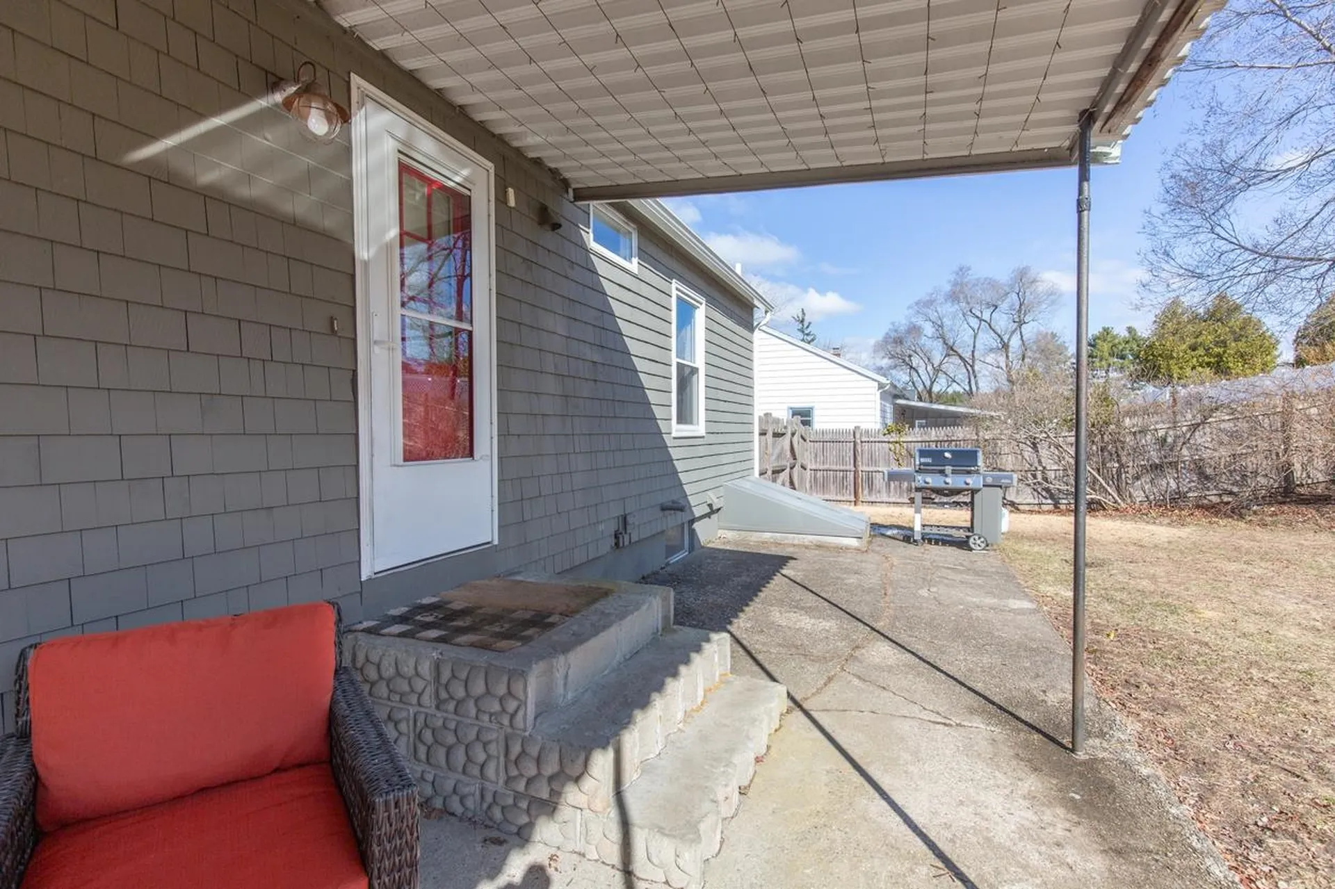 25 Meade Street Nashua NH 03064