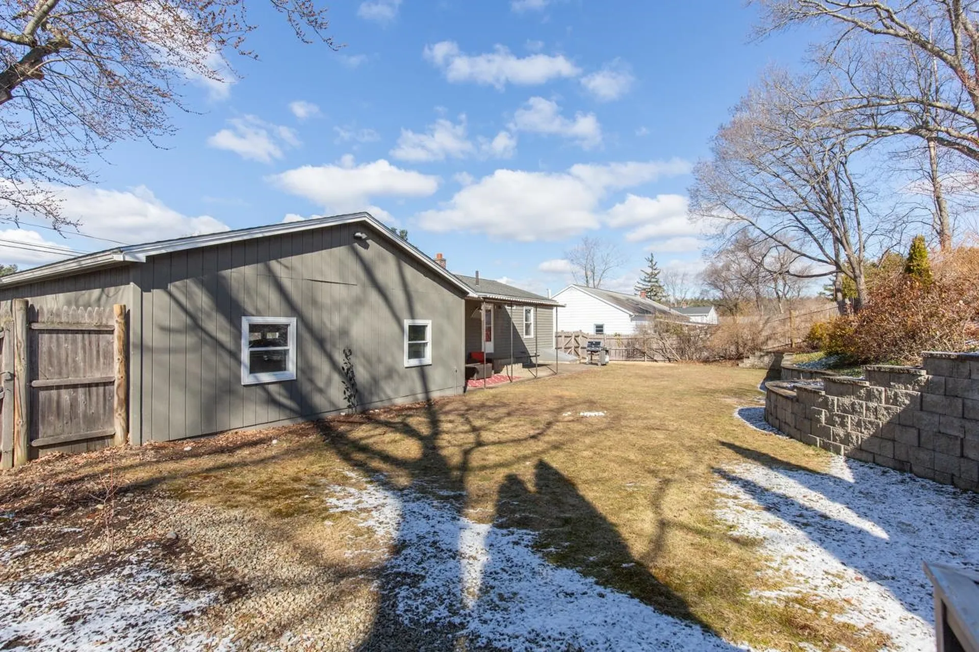 25 Meade Street Nashua NH 03064