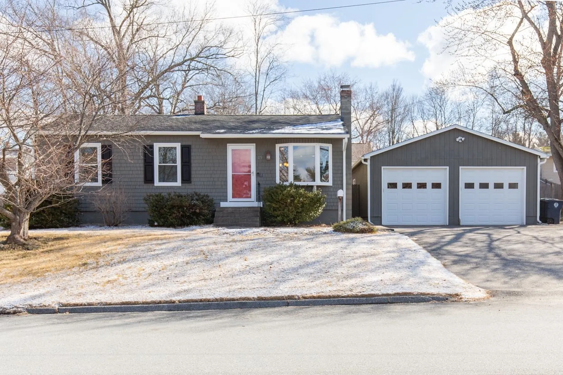 25 Meade Street Nashua NH 03064