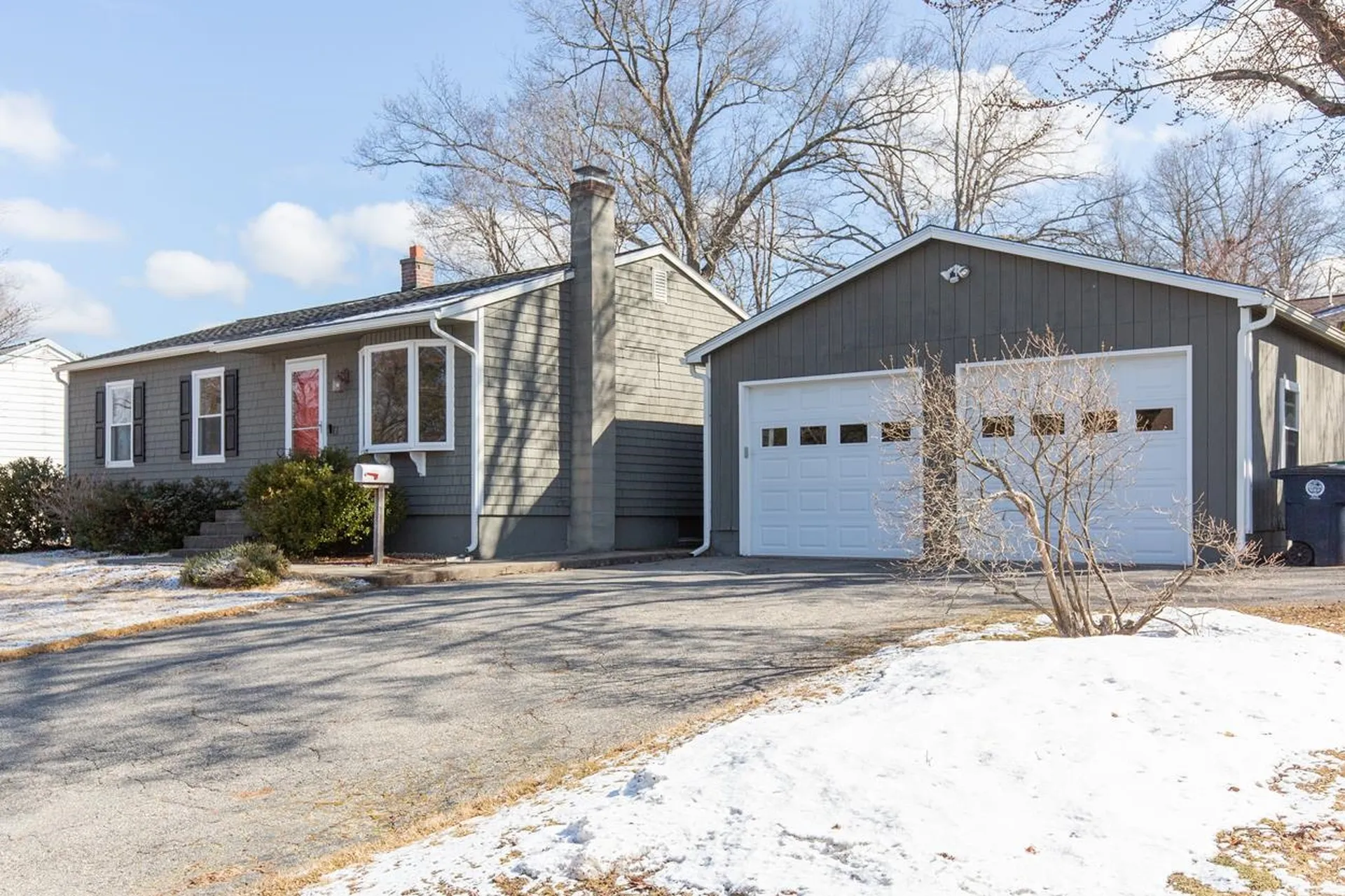 25 Meade Street Nashua NH 03064