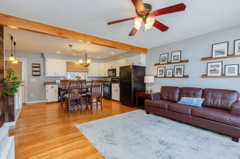 25 Meade Street Nashua NH 03064