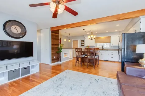 25 Meade Street Nashua NH 03064