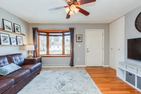 25 Meade Street Nashua NH 03064