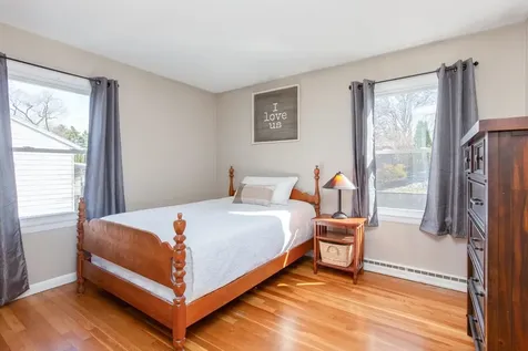 25 Meade Street Nashua NH 03064