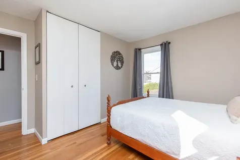 25 Meade Street Nashua NH 03064