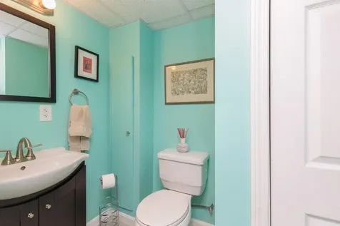 25 Meade Street Nashua NH 03064
