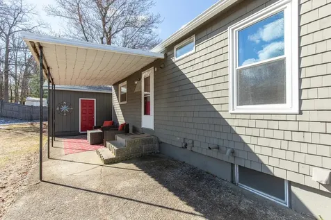 25 Meade Street Nashua NH 03064