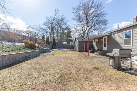 25 Meade Street Nashua NH 03064