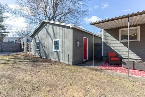 25 Meade Street Nashua NH 03064