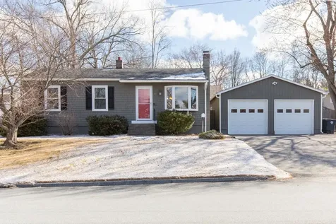 25 Meade Street Nashua NH 03064