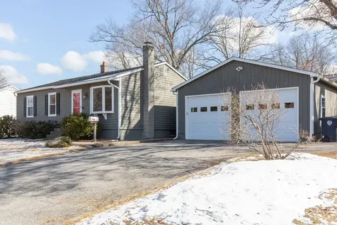25 Meade Street Nashua NH 03064