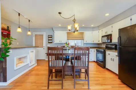 25 Meade Street Nashua NH 03064