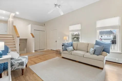 21 Hedman Avenue Hampton NH 03842