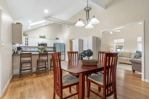 21 Hedman Avenue Hampton NH 03842