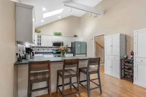 21 Hedman Avenue Hampton NH 03842