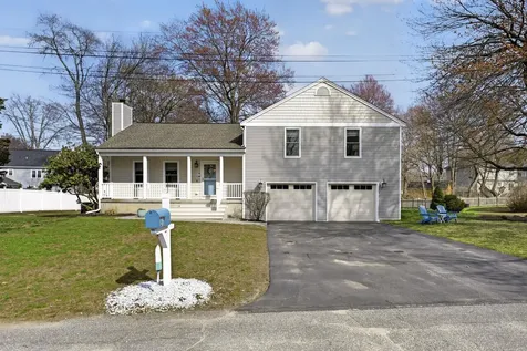 21 Hedman Avenue Hampton NH 03842