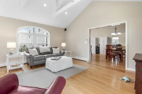 21 Hedman Avenue Hampton NH 03842