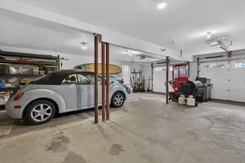 21 Hedman Avenue Hampton NH 03842