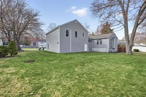 21 Hedman Avenue Hampton NH 03842