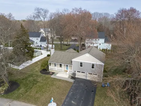 21 Hedman Avenue Hampton NH 03842