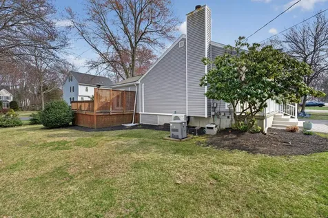 21 Hedman Avenue Hampton NH 03842