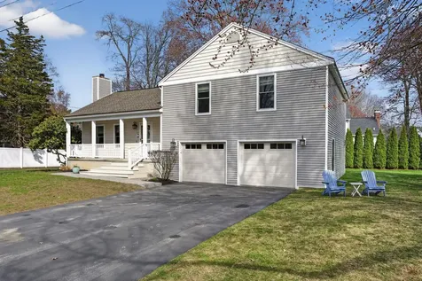 21 Hedman Avenue Hampton NH 03842