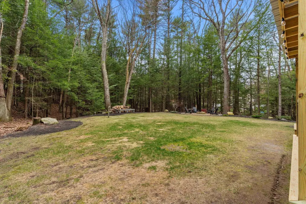 11 Windsor Boulevard Londonderry NH 03053