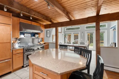 11 Windsor Boulevard Londonderry NH 03053