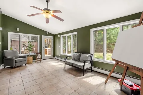 11 Windsor Boulevard Londonderry NH 03053