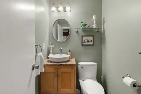 11 Windsor Boulevard Londonderry NH 03053
