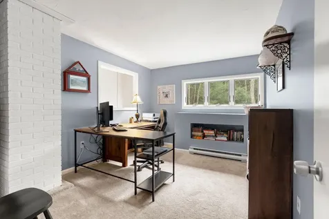 11 Windsor Boulevard Londonderry NH 03053