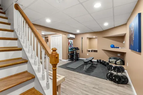 11 Windsor Boulevard Londonderry NH 03053