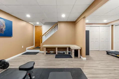 11 Windsor Boulevard Londonderry NH 03053
