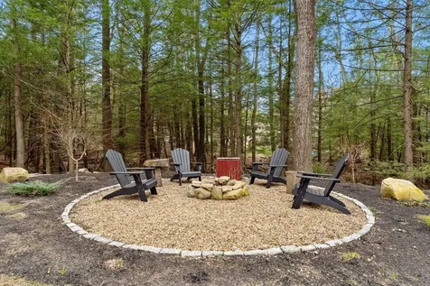 11 Windsor Boulevard Londonderry NH 03053