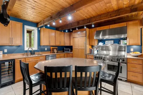 11 Windsor Boulevard Londonderry NH 03053