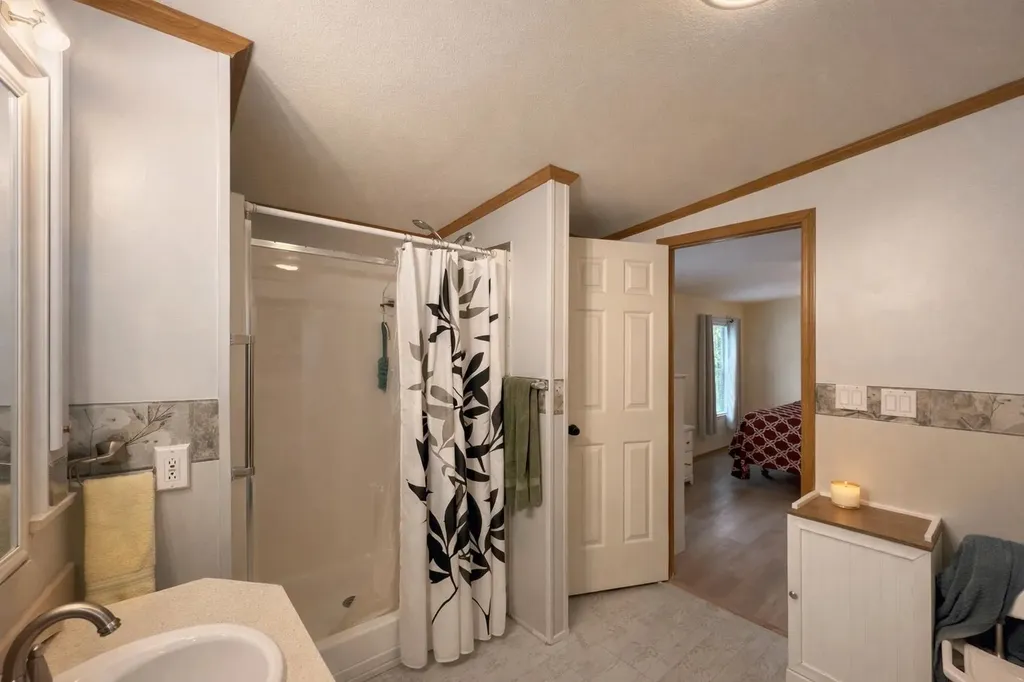 41 Thrush Lane Lyndon VT 05851