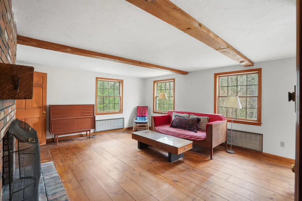 220 Riverdale Road New Boston NH 03070