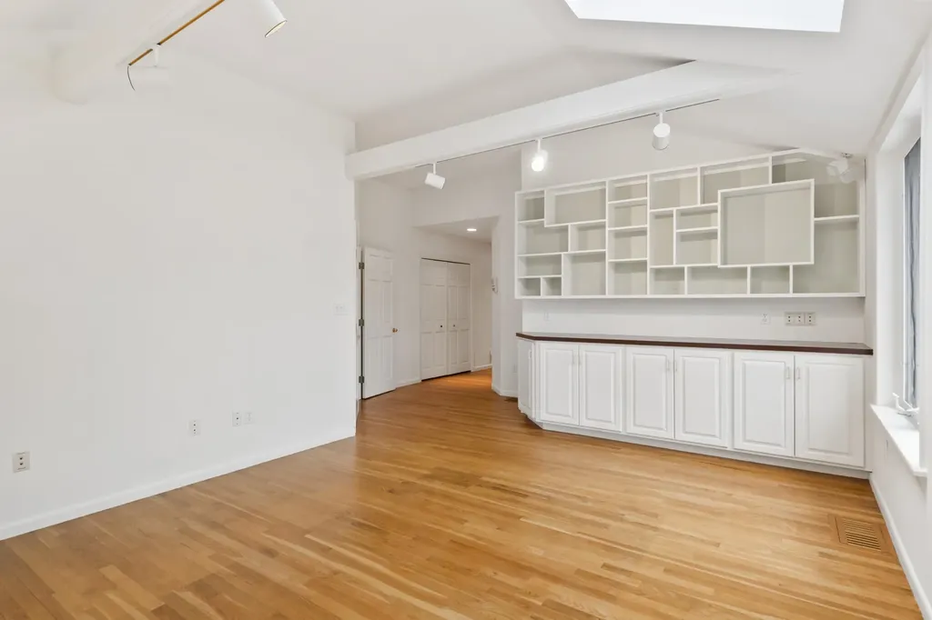 15 Pine Road North Hampton NH 03862
