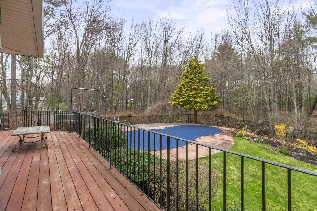 15 Pine Road North Hampton NH 03862