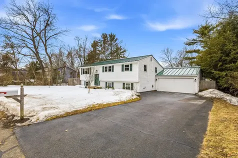 13 Redwing Road Concord NH 03301