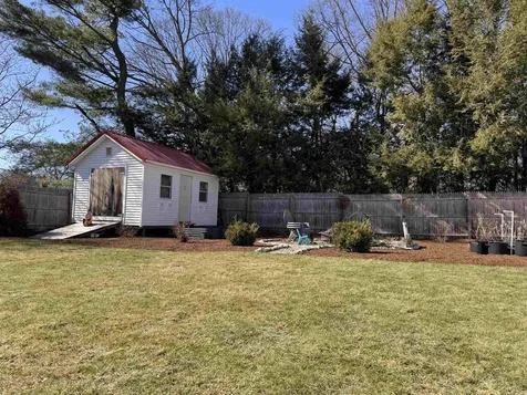 13 Redwing Road Concord NH 03301