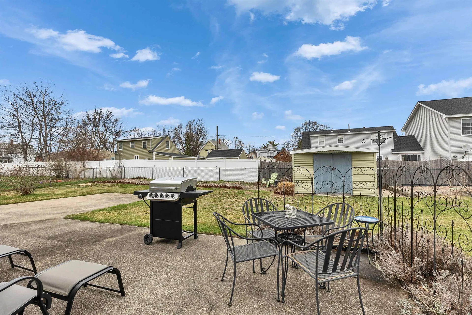 24 Dexter Street Nashua NH 03060
