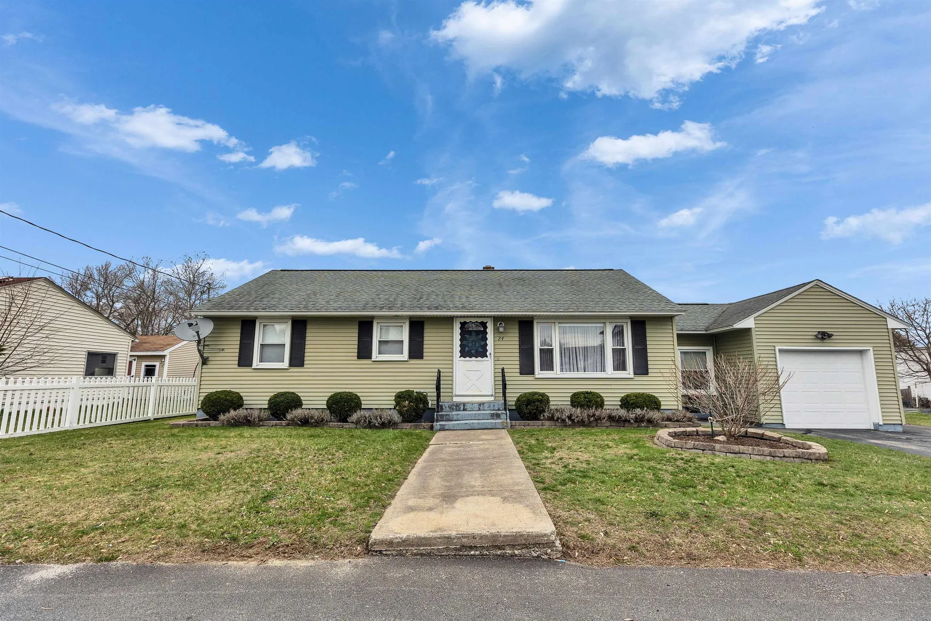 24 Dexter Street Nashua NH 03060